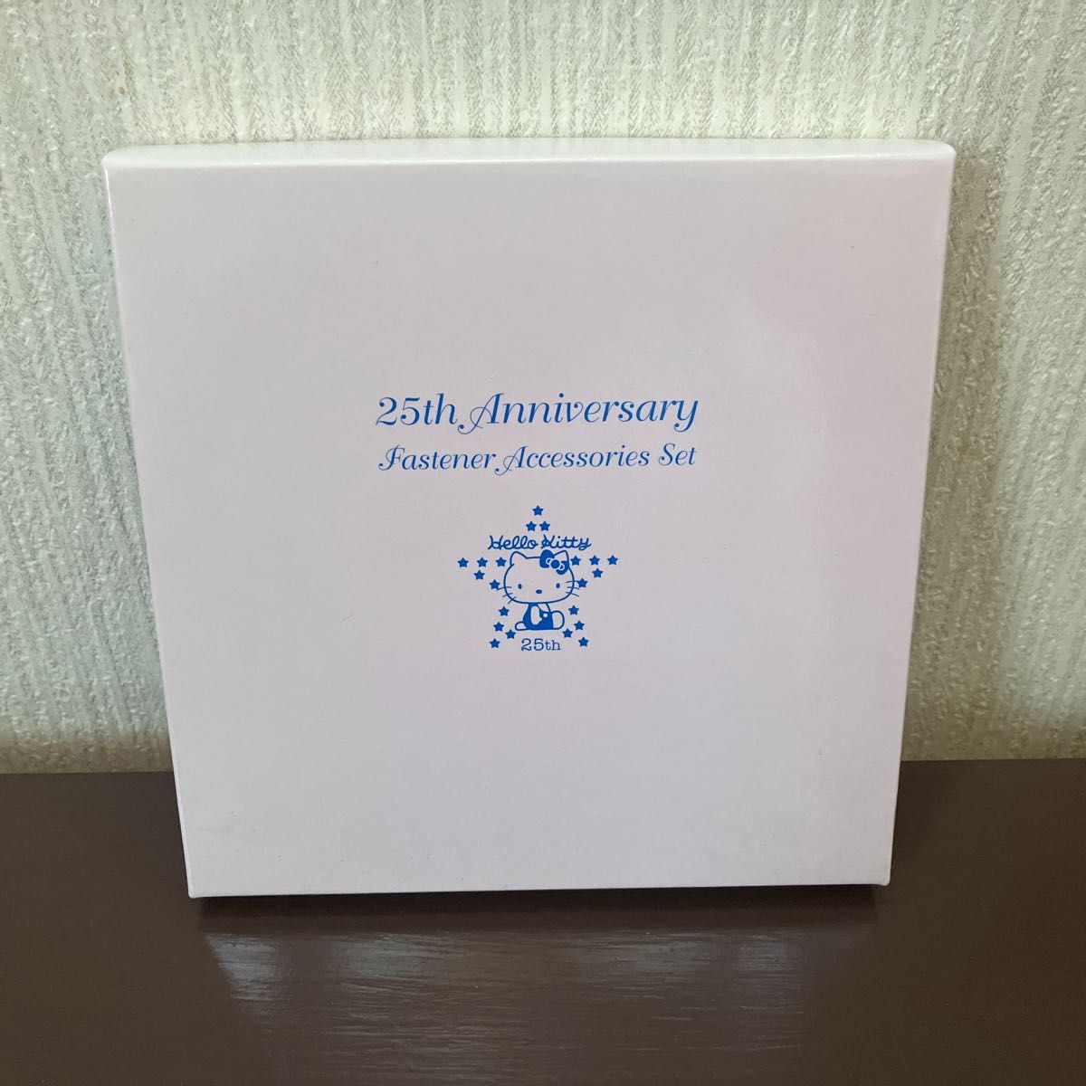 70〜90年代未使用 サンリオハローキティ25周年記念ファスナー 70〜90年代未使用 サンリオハローキティ25周年記念ファスナー