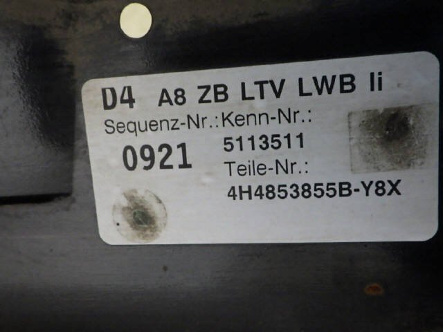 H29年 アウディ A8 L4.0TFSIクワトロ D4 4H ABA-4HCTGL 左サイドステップ 純正 黒 LY8X 4H4853859B [ZNo:05010137]_画像7