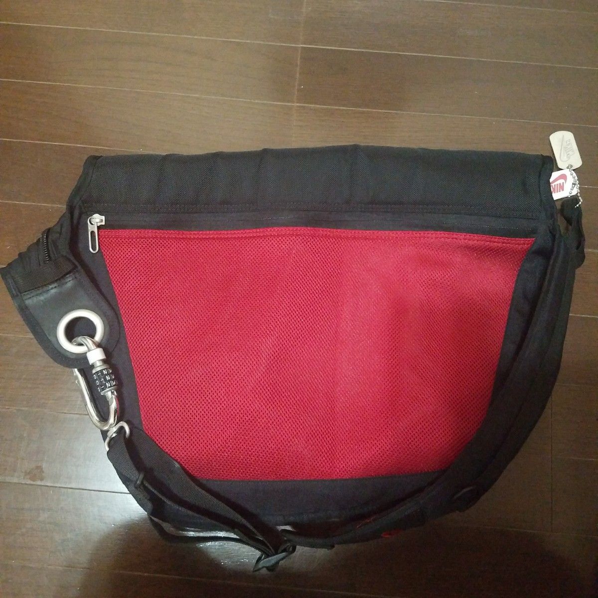 06's NIKE Y2K Teck Nylon Messenger Bag