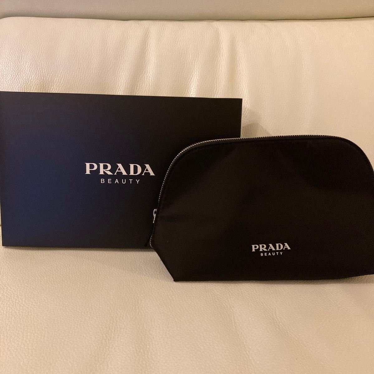 PRADA  プラダ　 ポーチ（新品）ノベルティ