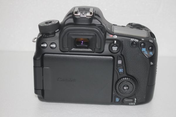 Canon デジタル一眼レフカメラ EOS70D 　Canon EOS 70D 標準＆望遠＆単焦点トリプルレンズセット再_画像8