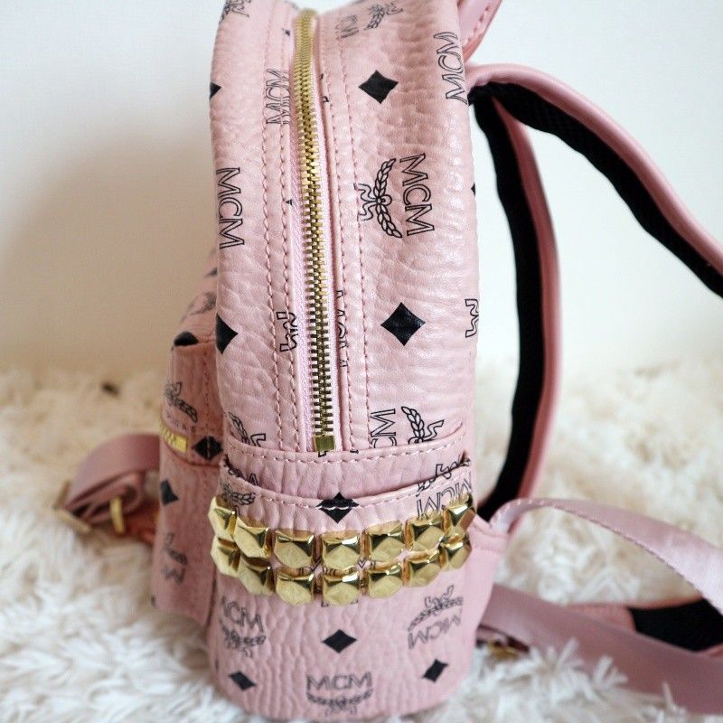 美品 MCM リュック ヴィセトス サイドスタッズ ソフトピンク 美品 MCM リュック ヴィセトス サイドスタッズ ソフトピンク