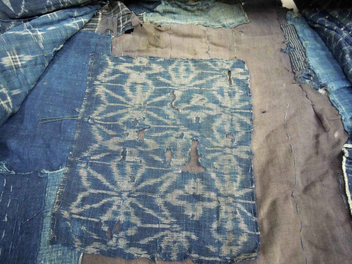 木綿織物 古布 古裂 No37  襤褸 野良着 絣 藍染 袖が不明 アンテーク  リメイク パッチワークの画像5