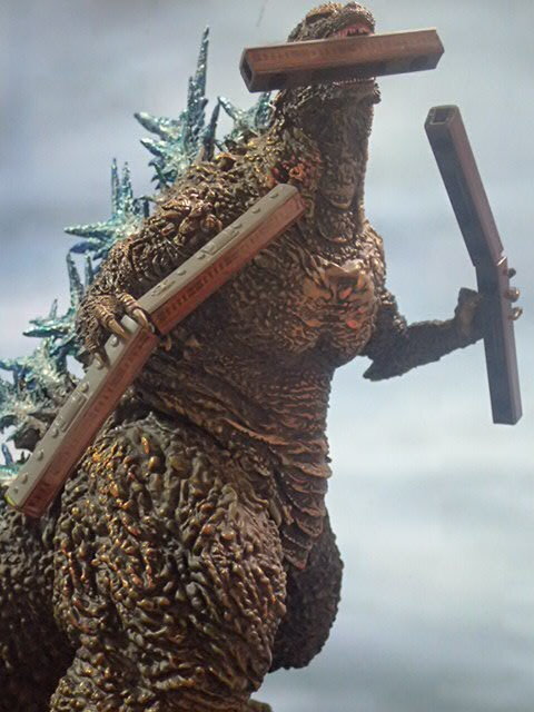 Yahoo!オークション - 『電車咥えゴジラ−1.0 放射熱線背びれ発光イメ