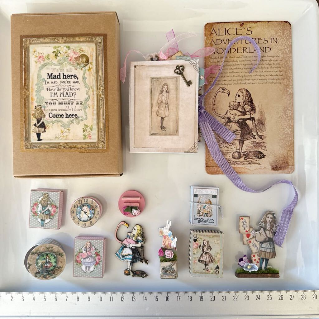 ミニチュアハンドメイド　Alice in wonderland mini art　diary　セット_画像10