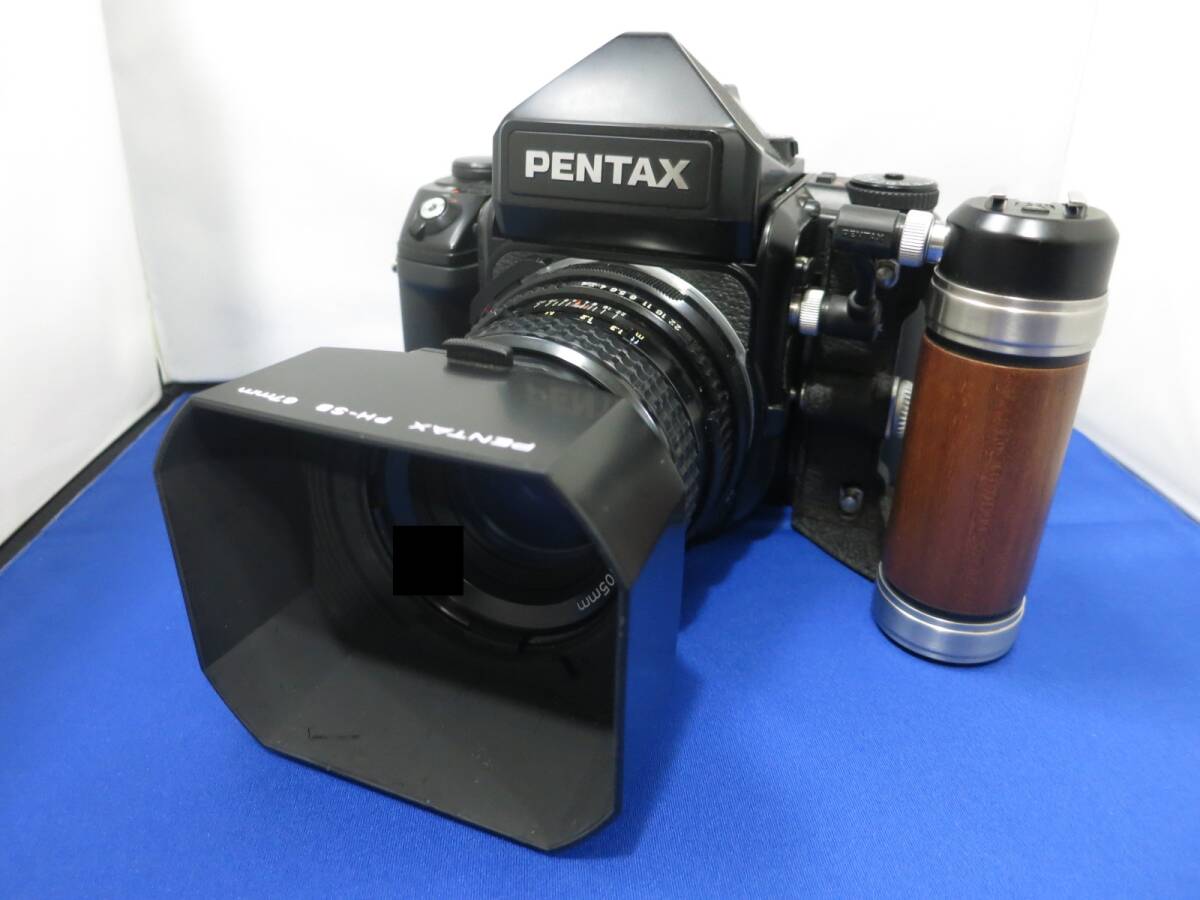 （人気）ペンタックス　６７II、105mmf2.4レンズ、ホットシューグリップ67II　セット_画像1