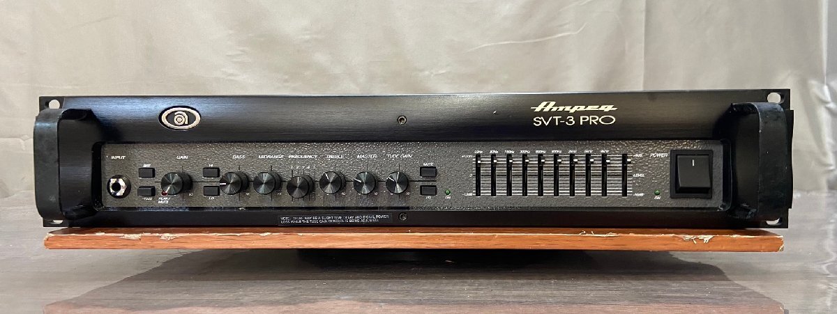 △368 現状品 機材 ベースアンプ ヘッド AMPEG SVT3PROJ アンペグ 本体のみの画像1