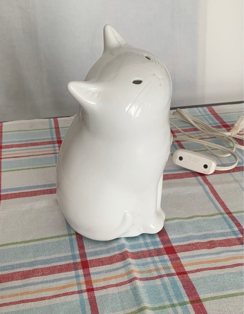 【NARUMI】白猫のテーブルランプ 置物 陶器 インテリア 猫 ネコ アンティーク