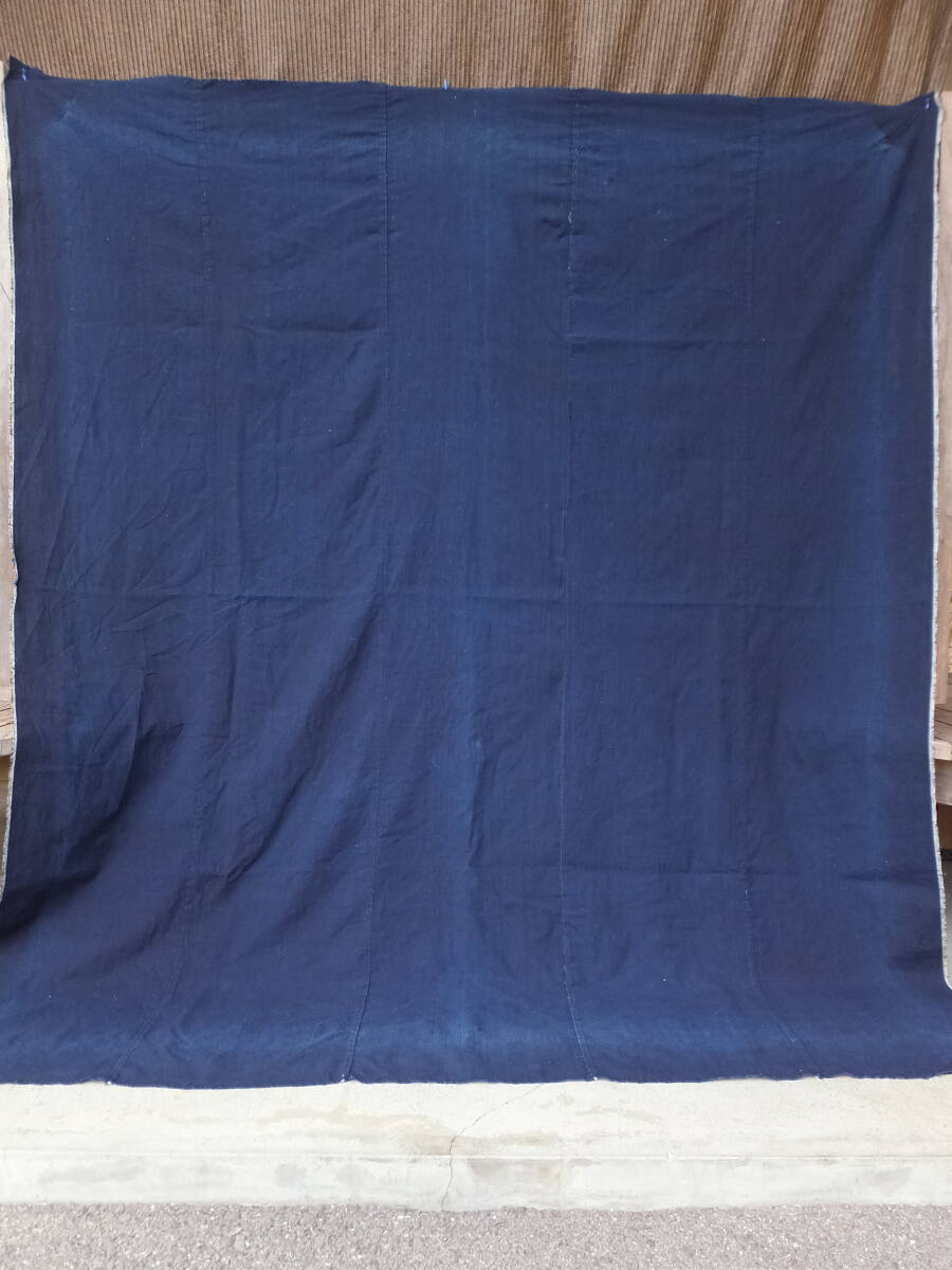 糸擦れある青系中厚藍木綿古布・5幅繋ぎ・176×152㌢・重470g・リメイク素材_画像2