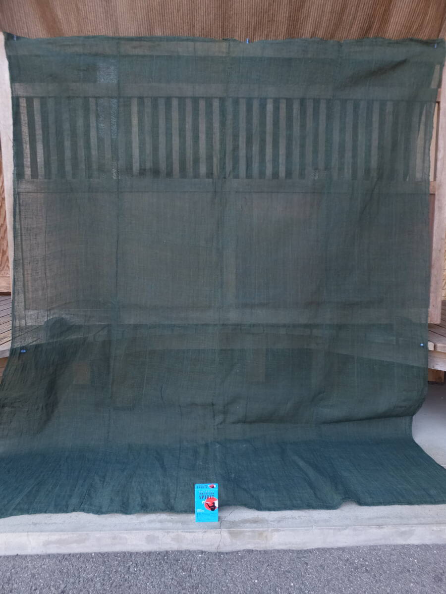 蚊帳に使われていたしっかりした緑系薄手木綿古布・4幅繋ぎ・196×154㌢・重320g・リメイク素材_画像1