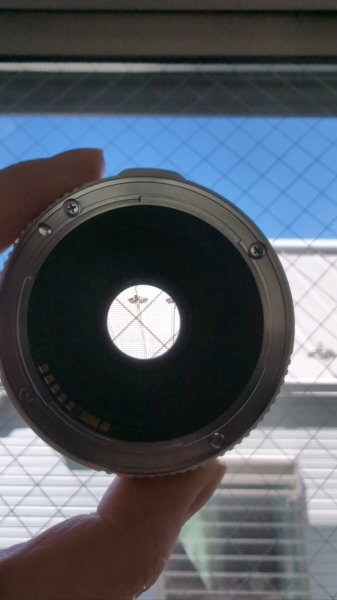 単焦点レンズ キヤノン EF40mm F2.8 STM 白 完動品 フルサイズなら弱広角、APS-Cなら標準50mmに近い使用感、使用頻度少なめですの画像3
