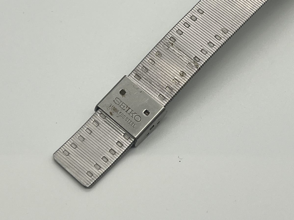 C2KG6 稼動品 SEIKO セイコー QZ 7431-5120 スクエア シルバー文字盤 メンズ腕時計 _画像6