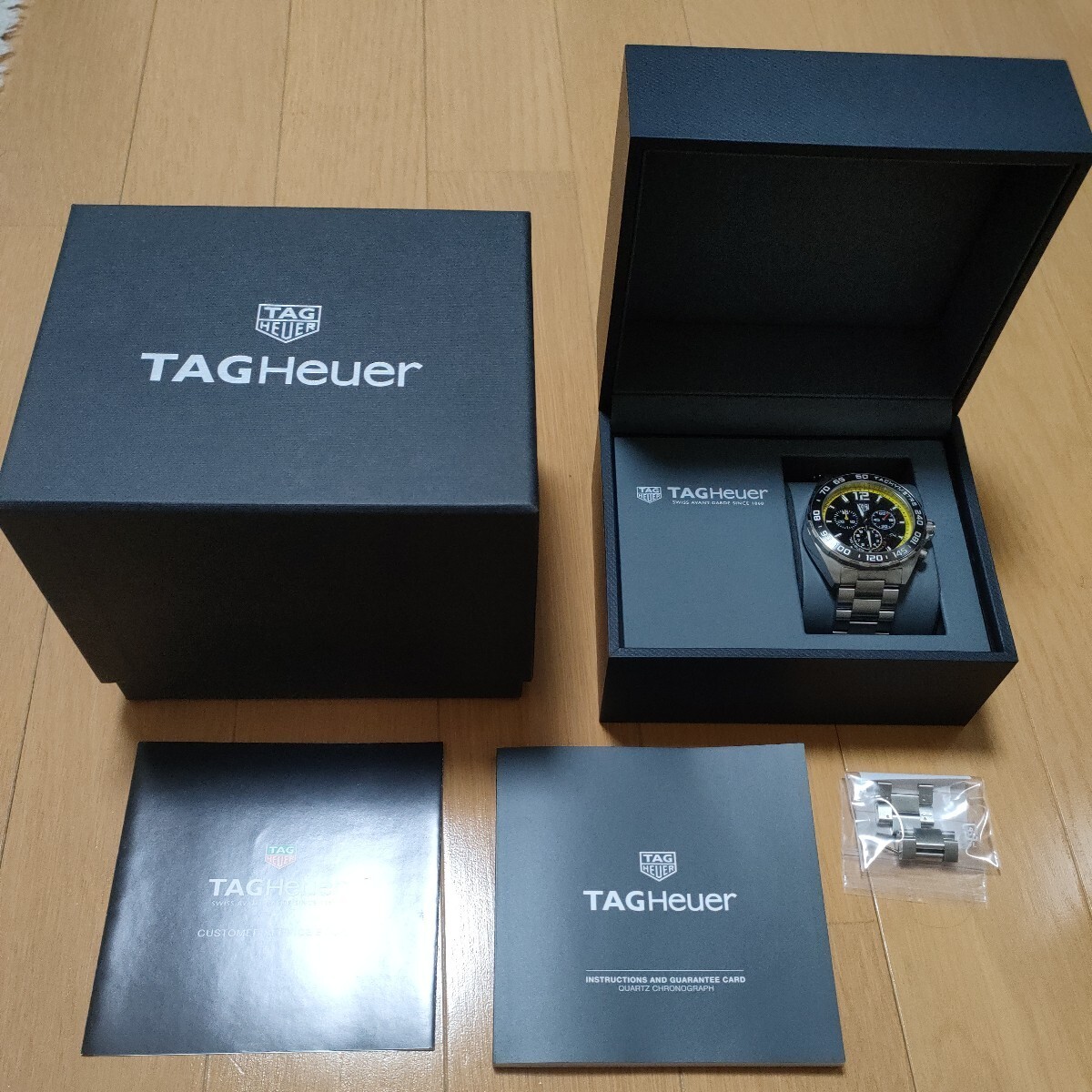 タグ ホイヤー TAG HEUER フォーミュラ1 クォーツ クロノグラフ CAZ101AC.BA0842 ブラック メンズ 腕時計 箱・保証書の画像4