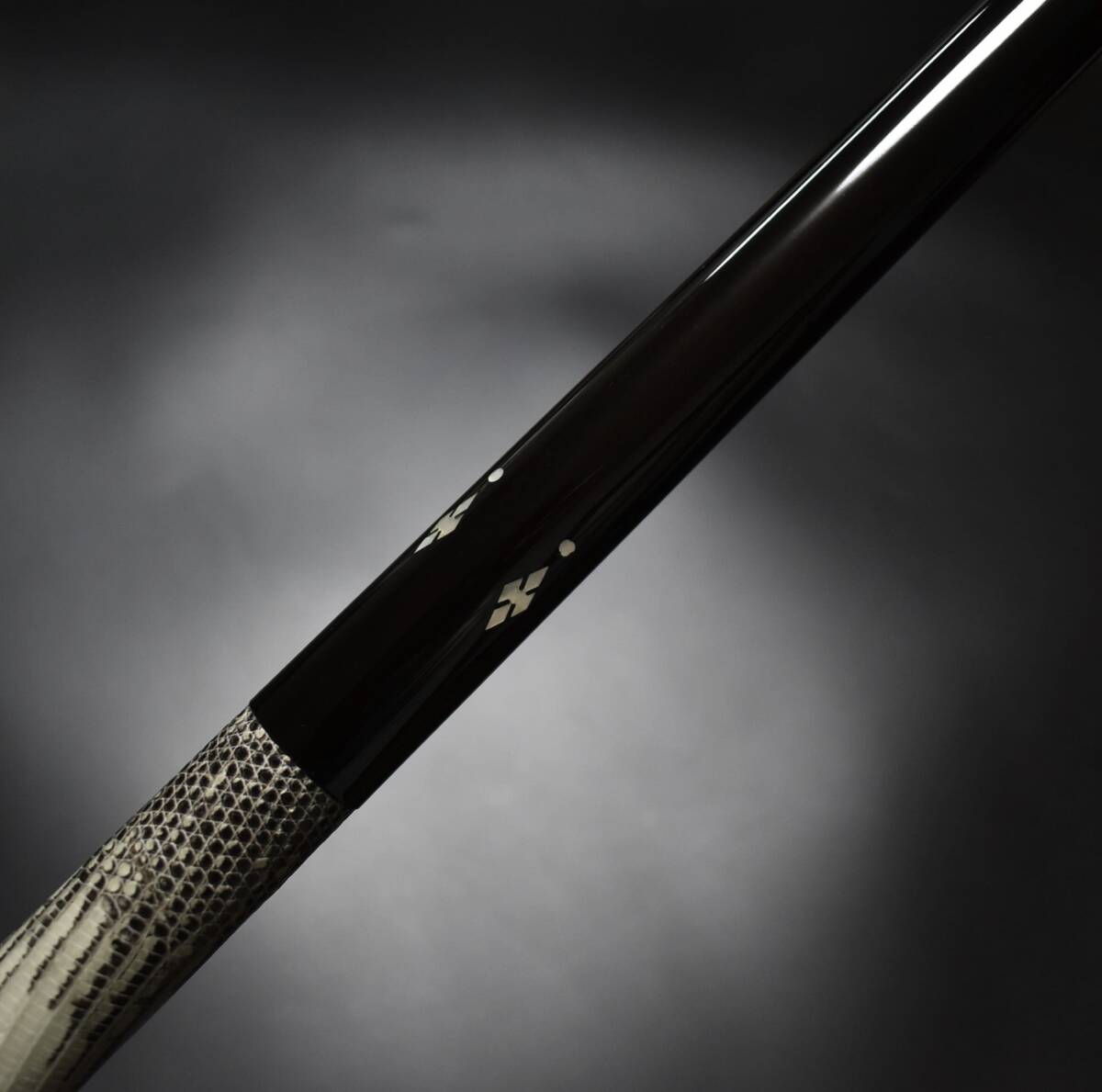28250円 ☆YOSHIMURA cue/吉村キュー 黒檀 リザード本革 18山 28250円 ☆YOSHIMURA cue/吉村キュー 黒檀 リザード本革 18山