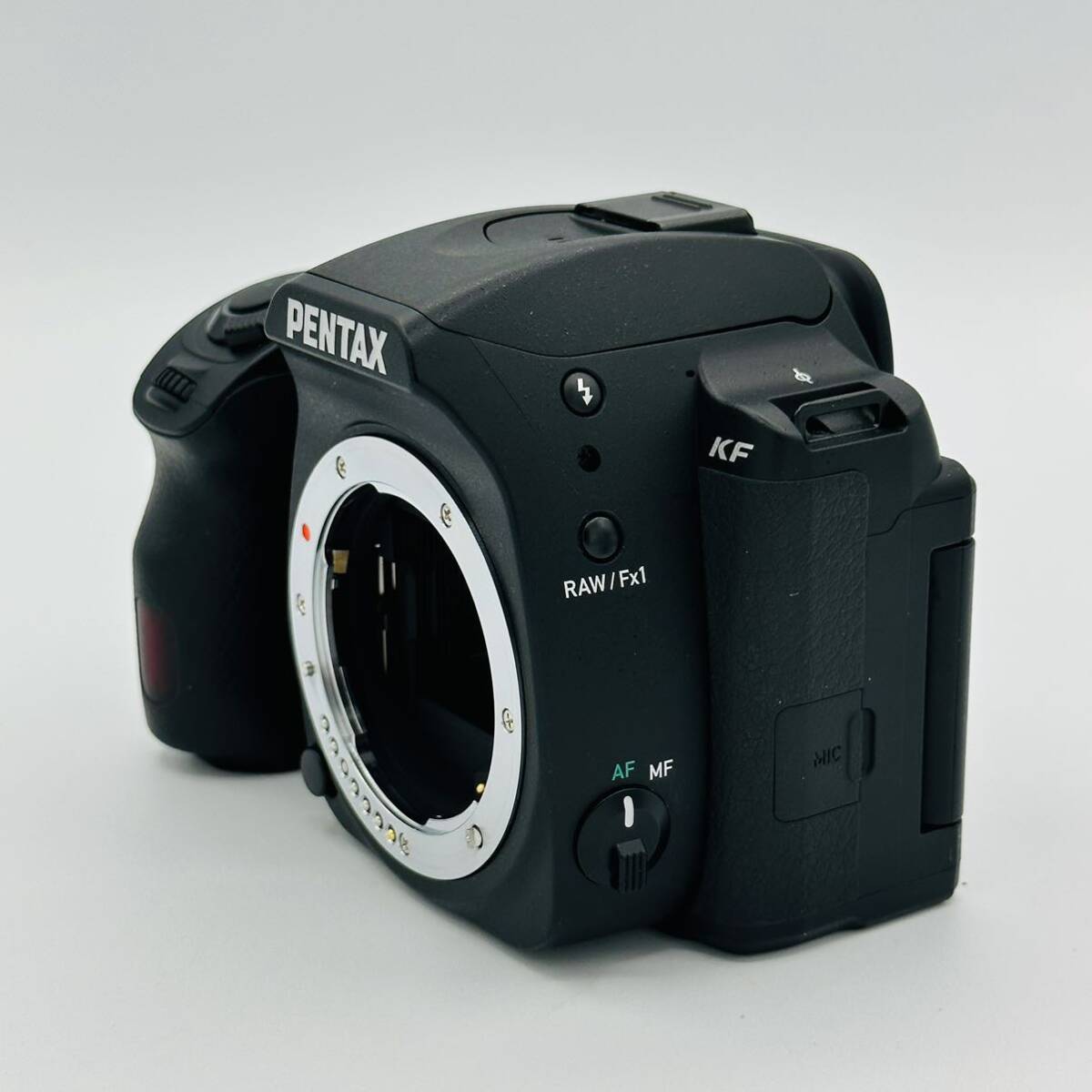ほぼ新 1130ショット】ペンタックス PENTAX KF ボディ ブラック ほぼ新 1130ショット】ペンタックス PENTAX KF ボディ ブラック