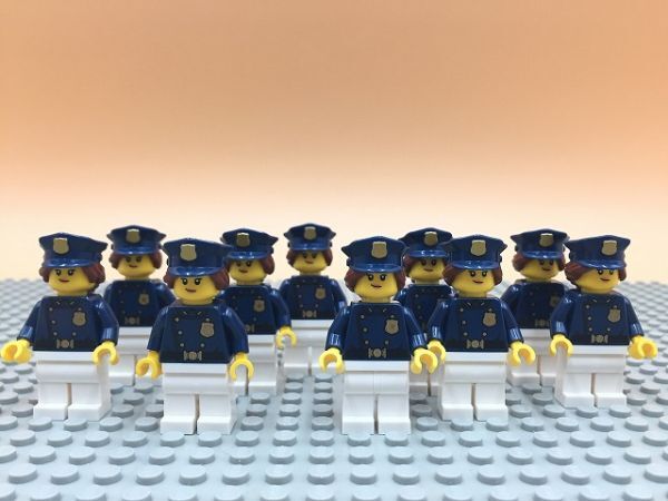V21　レゴ　ミニフィグ　ポリス/警官・女性・両面顔　10個セット　新品未使用　LEGO社純正品_画像1