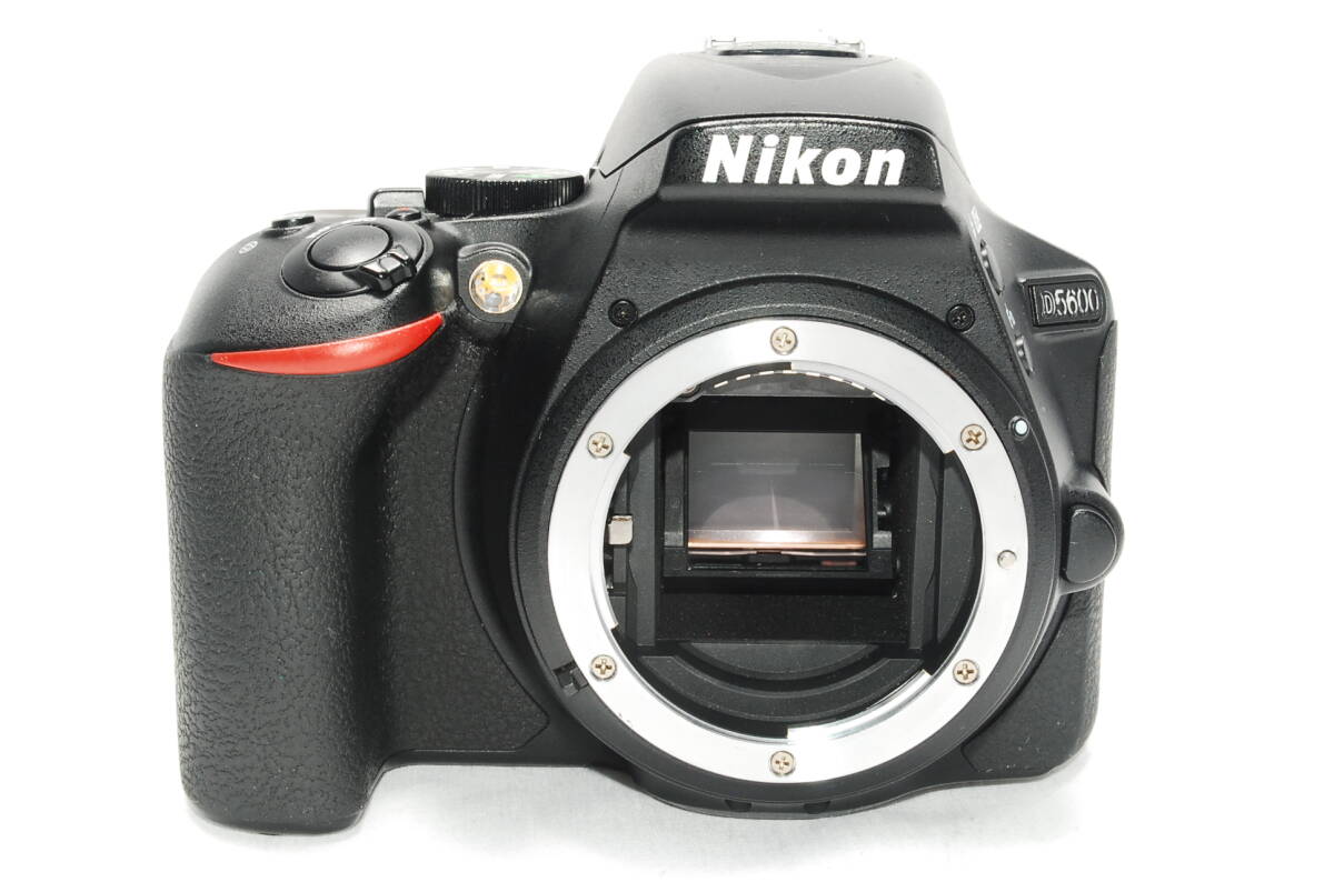 【☆★極上美品★☆】 Nikon ニコン D5600 ボディ 【バッテリー２個付】y1137の画像7