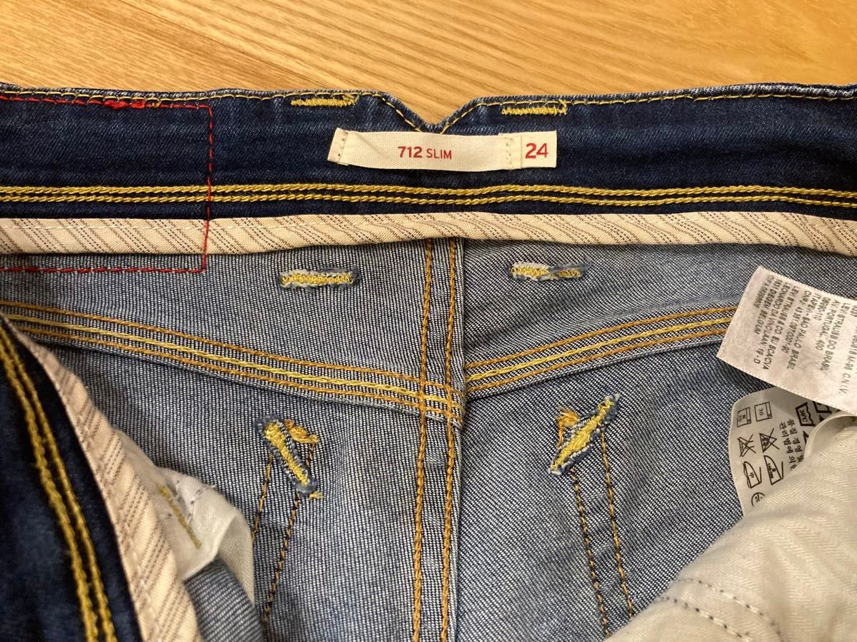 【美品＆送料無料】リーバイス Levi's 712 SLIM 　24インチ レディース＆メンズジュニア