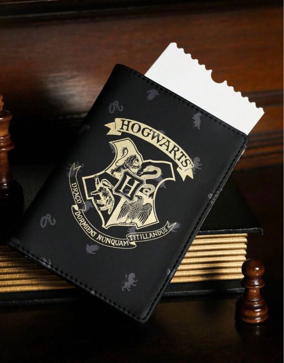 ハリーポッター　パスポートケース　カードケース　ホグワーツ　パスケース