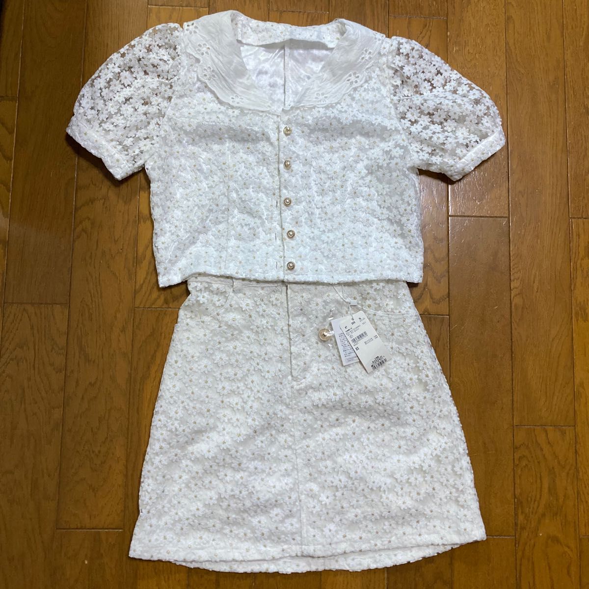 ems エムズエキサイト 花刺繍ブラウス 総レース スカート セット ems エムズエキサイト 花刺繍ブラウス 総レース スカート セット