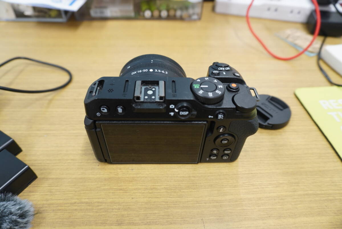 Nikon ニコン Z30 16-50 VR レンズキットバッテリー2個　充電器付_画像4
