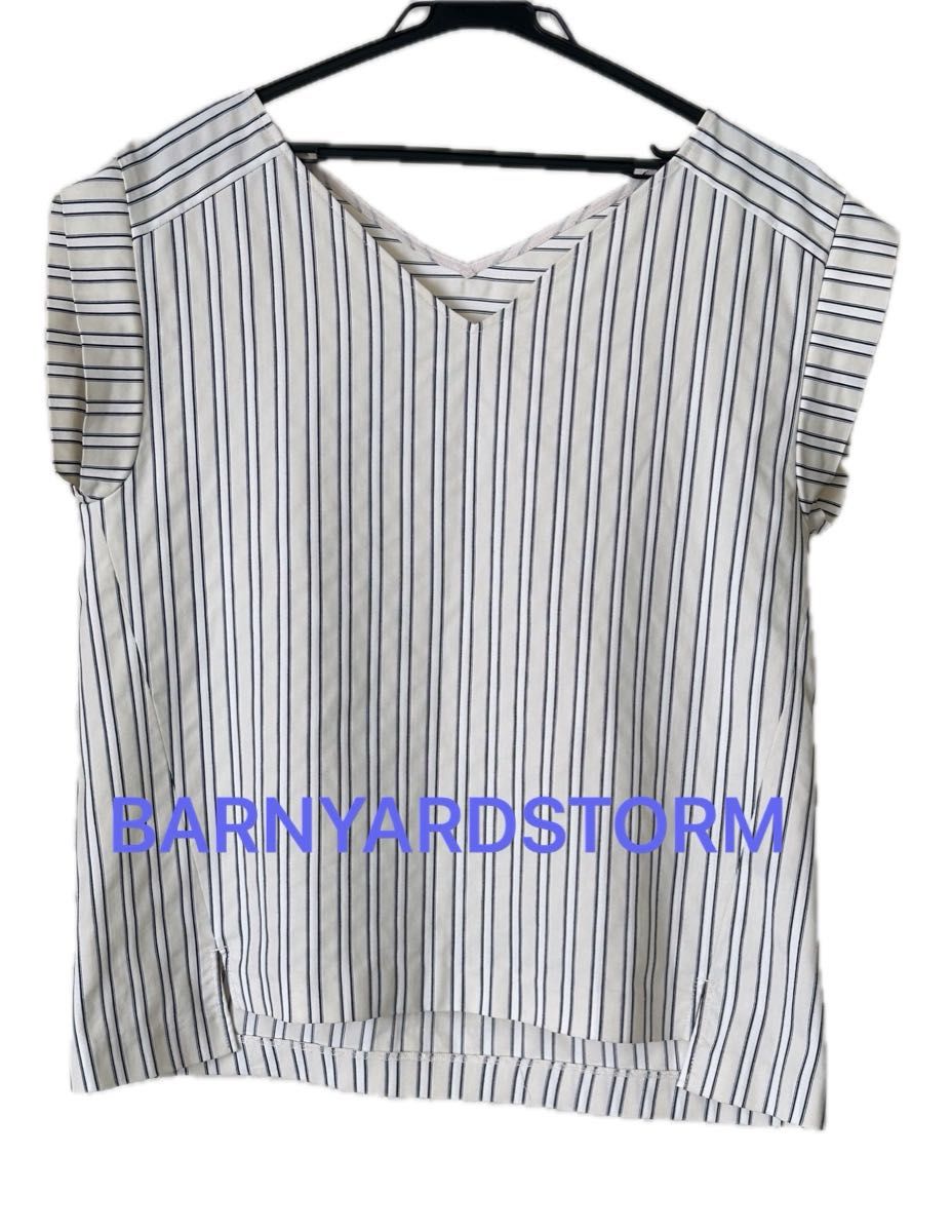 ★美品★【BARNYARDSTORM】バンヤードストーム1分袖カットソー　ストライプ　Vネック　サイズ1(M サイズ相当)