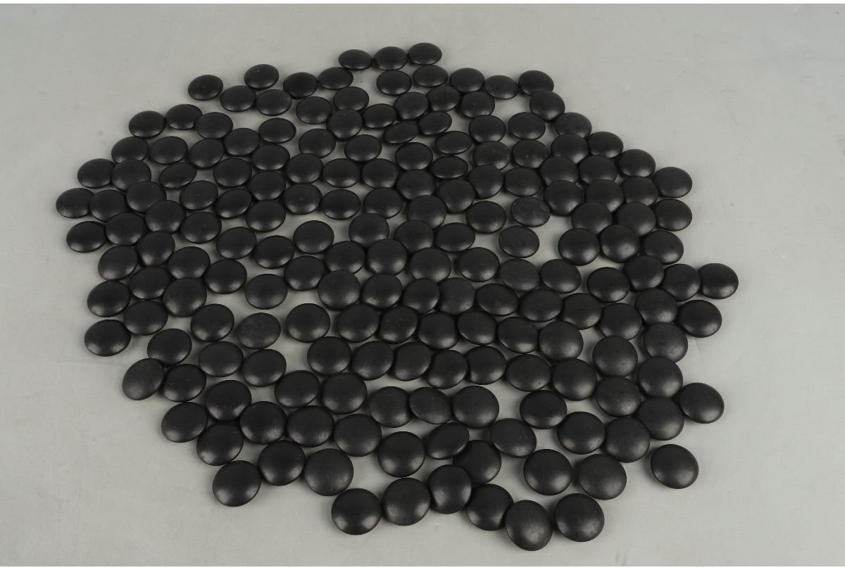 本蛤　黒那智　碁石31号？ Amazon | 囲碁 日向特製蛤碁石那智黒碁石 31 実用 厚み8.4mm