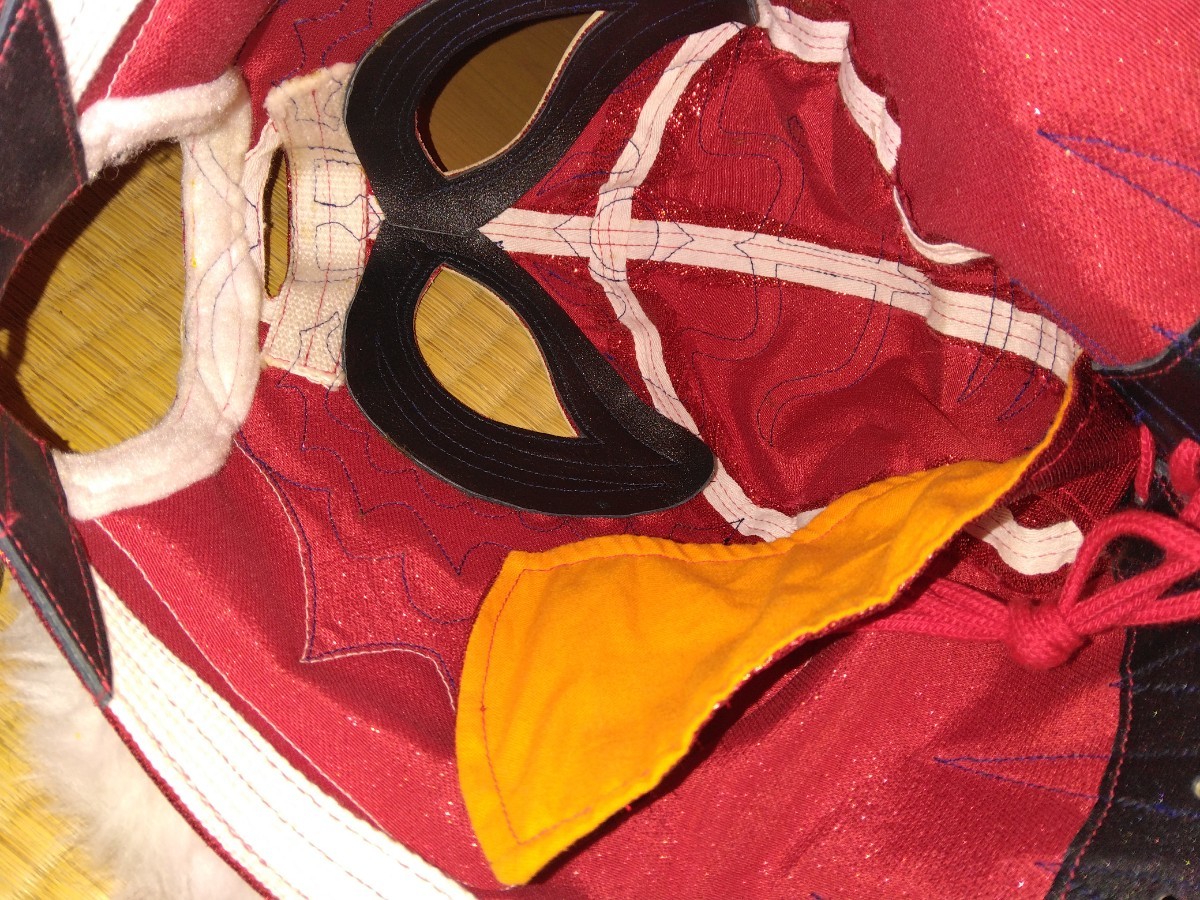  two generation Tiger Mask red lame contest for mask 