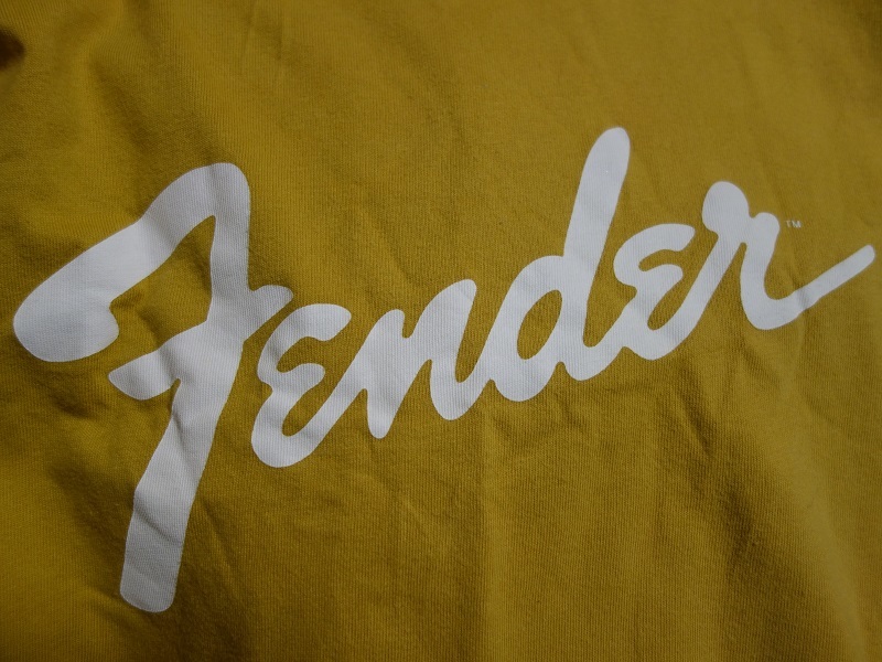 送料無料 Fender Tシャツ UNIQLO ユニクロ コラボレーション UT グラデーションカラー〈S〉サイズ