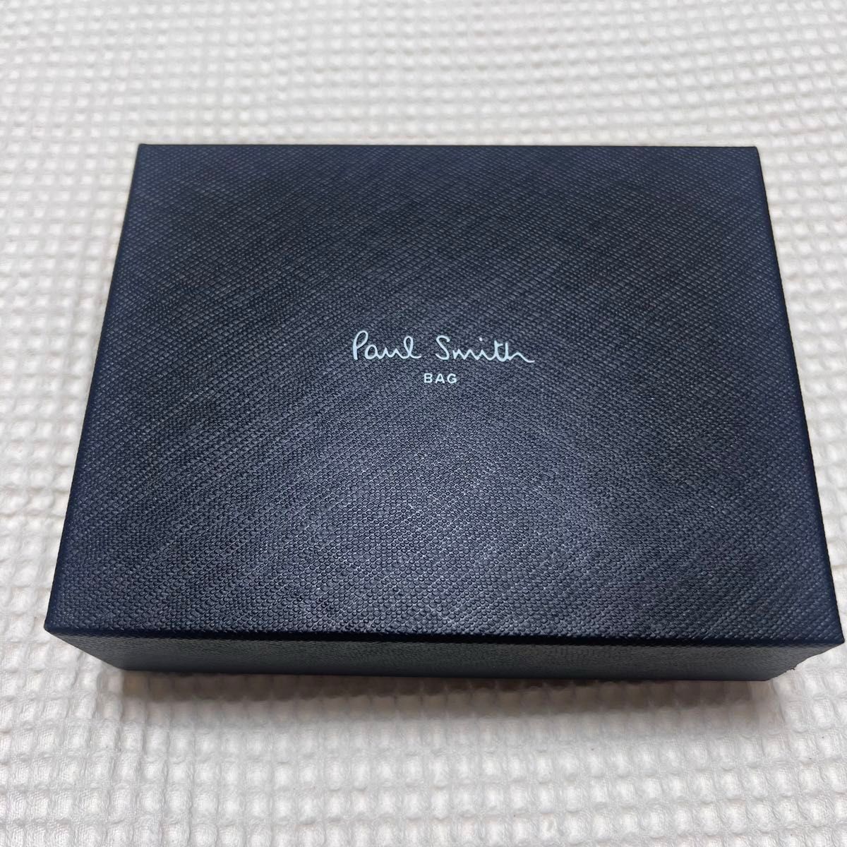 新品未使用 レディース財布 長財布 Paul Smith 猫柄 二つ折り財布 値下げ【 Paul Smith 】ポールスミス 二つ折り財布 グリーン