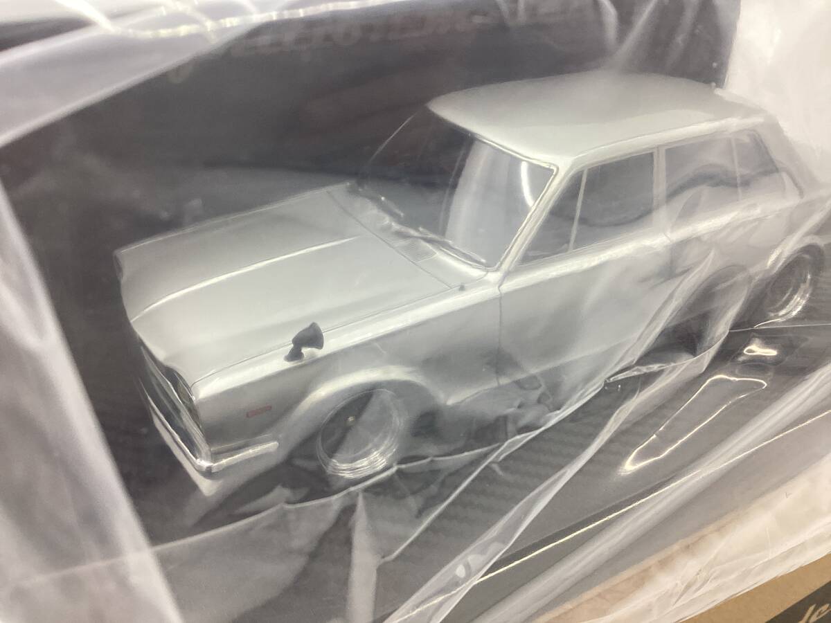 【755】未使用品 イグニッションモデル 1/18 日産 スカイライン 2000 GT-R PGC10 シルバー Nissan Skyline Silverの画像5