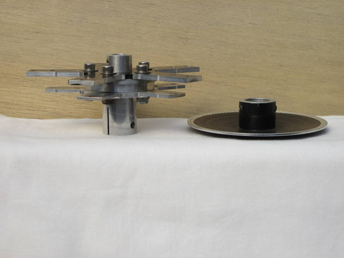 特製品 RCヘリ用 15㎜ マスト用ヘッド 5翅センターハブ.トップ 特製品 RCヘリ用 15㎜ マスト用ヘッド 5翅センターハブ.トップ