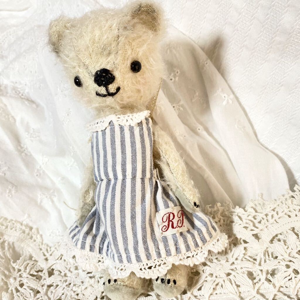 テディベア ハンドメイド ai bear 作家 女の子 クマさん 16.5㎝ ぬいぐるみ エクリュカラー アイボリー ストライプのワンピースの女の仔_画像2