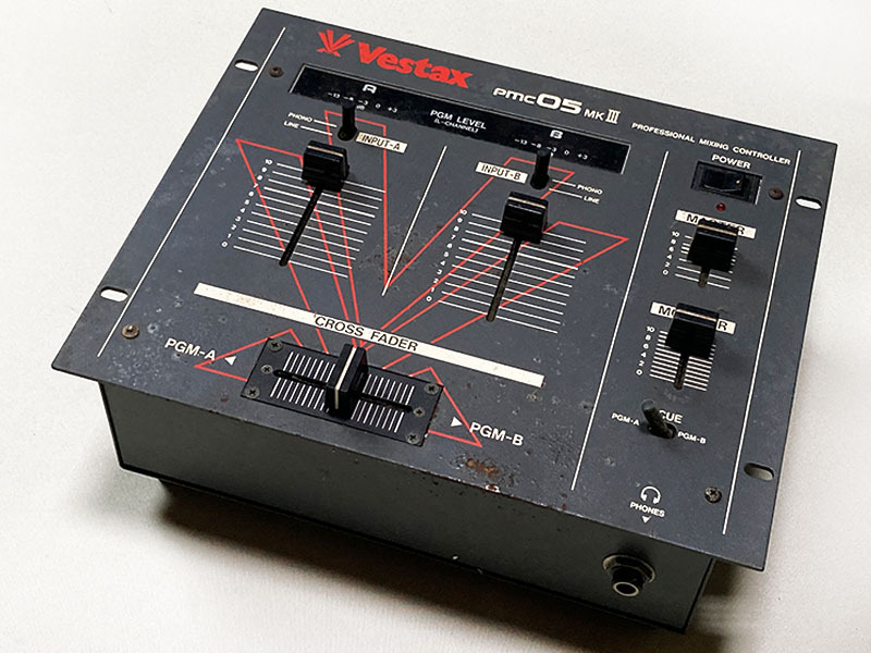 【ジャンク】Vestax pmc05 MKⅢ ベスタクス DJ MIXER 2ch ミキサー 通電のみ確認済の画像2