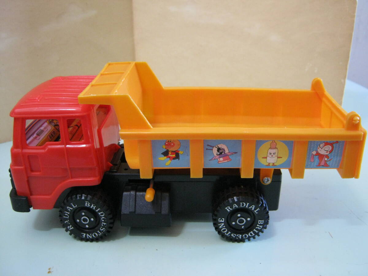 DAIYA[ Isuzu. dump truck ( carrier . on ..* carrier . Anpanman. seal .... exist ) driver`s seat part tin plate made * friction ]