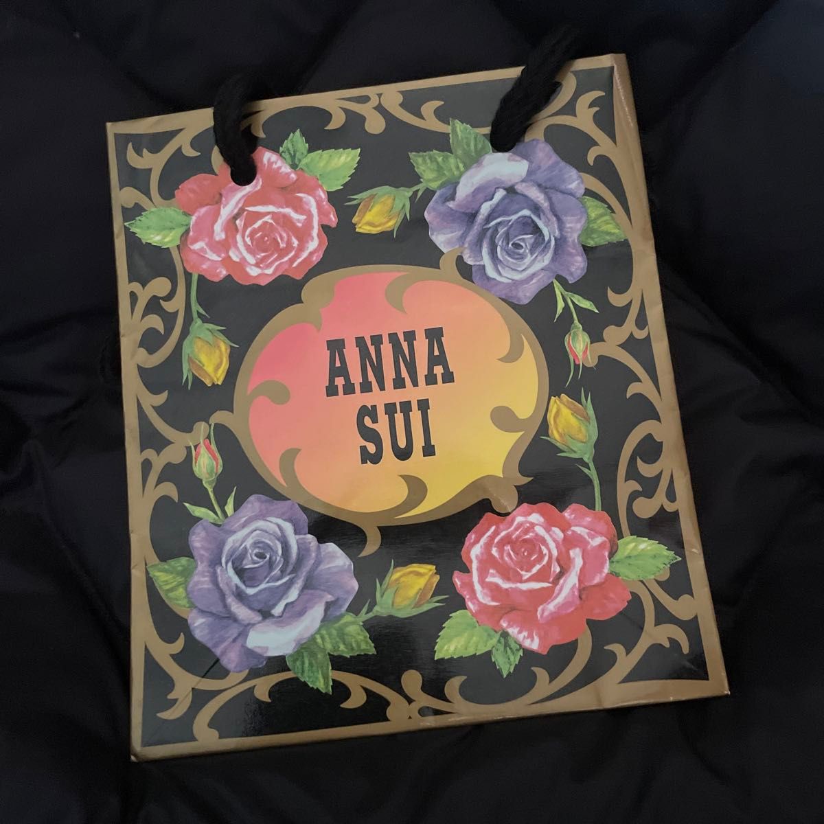 ANNA SUI好きさんにオススメ！新品未使用 アナスイ タオルハンカチ & アナスイ紙バッグ ミニサイズ