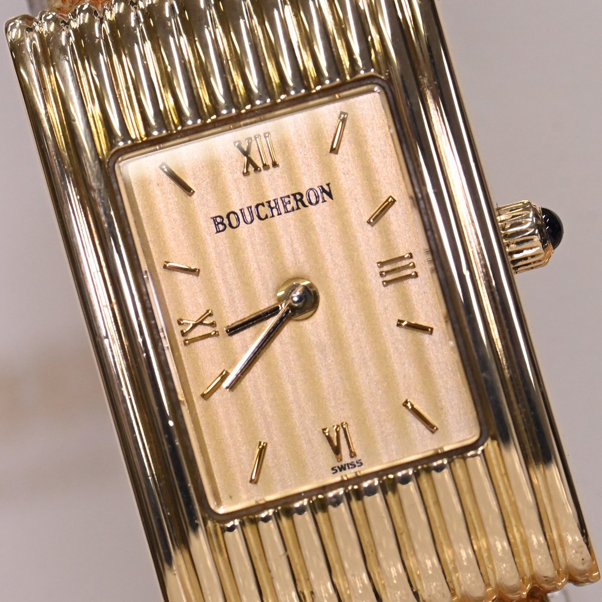 本物 超美品 ブシュロン K18イエローゴールド リフレ ウォッチ 金無垢腕時計 純正オーストリッチベルト 収納ケース付 BOUCHERONの画像3