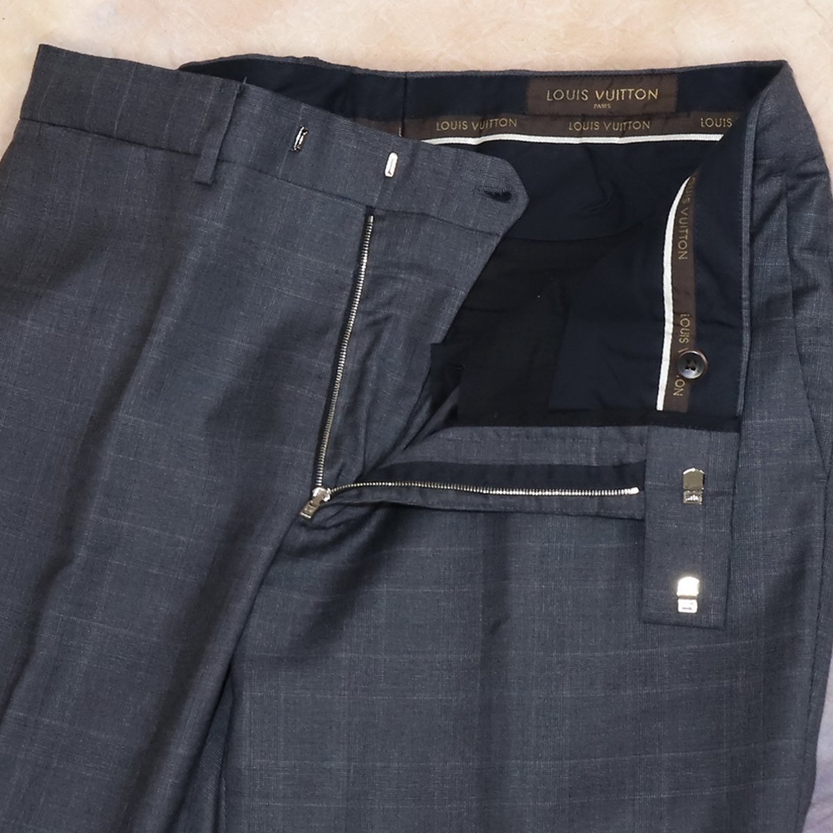 本物 超美品 ルイヴィトン 総ダミエグラフィット裏地 シングルスーツ メンズ50 ブレザージャケット パンツ スラックス セット 国内正規品の画像7