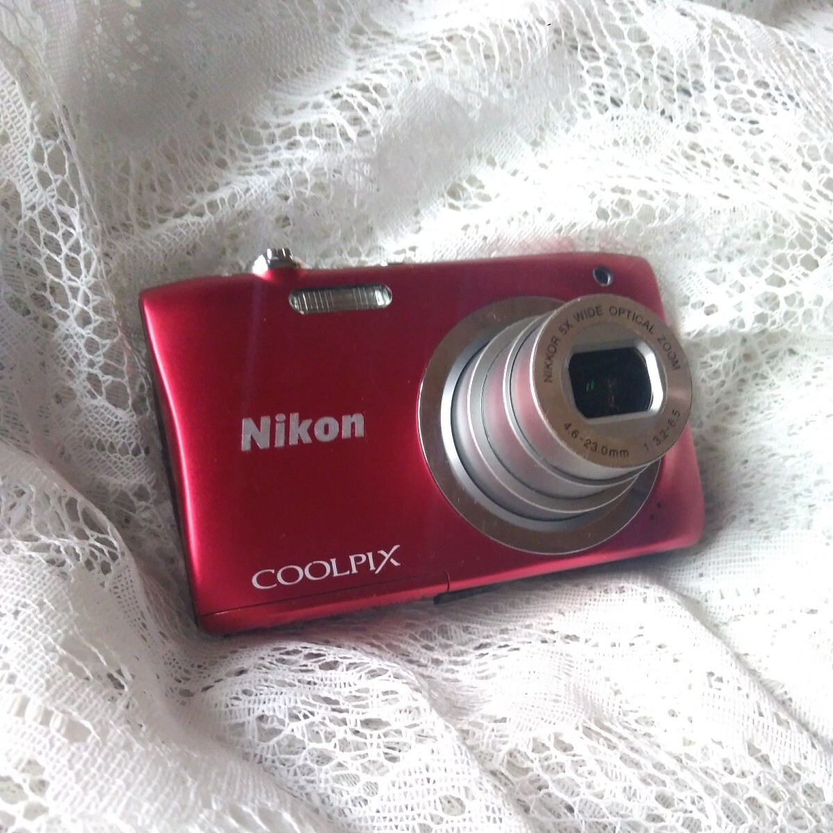 平成レトロ　動作します　Nikon COOLPIX 　コンパクトデジタルカメラ　ニコン　クールピクス　A100 　赤系　激安