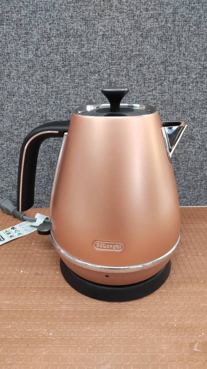 0603k2504 DeLonghi デロンギ ディスティンタコレクション 電気ケトル KBI1200J-CP 1.0Lの画像3