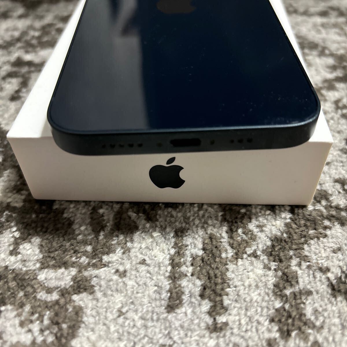Apple iPhone13 アップル　アイフォン　ミッドナイト SIMフリー _画像8