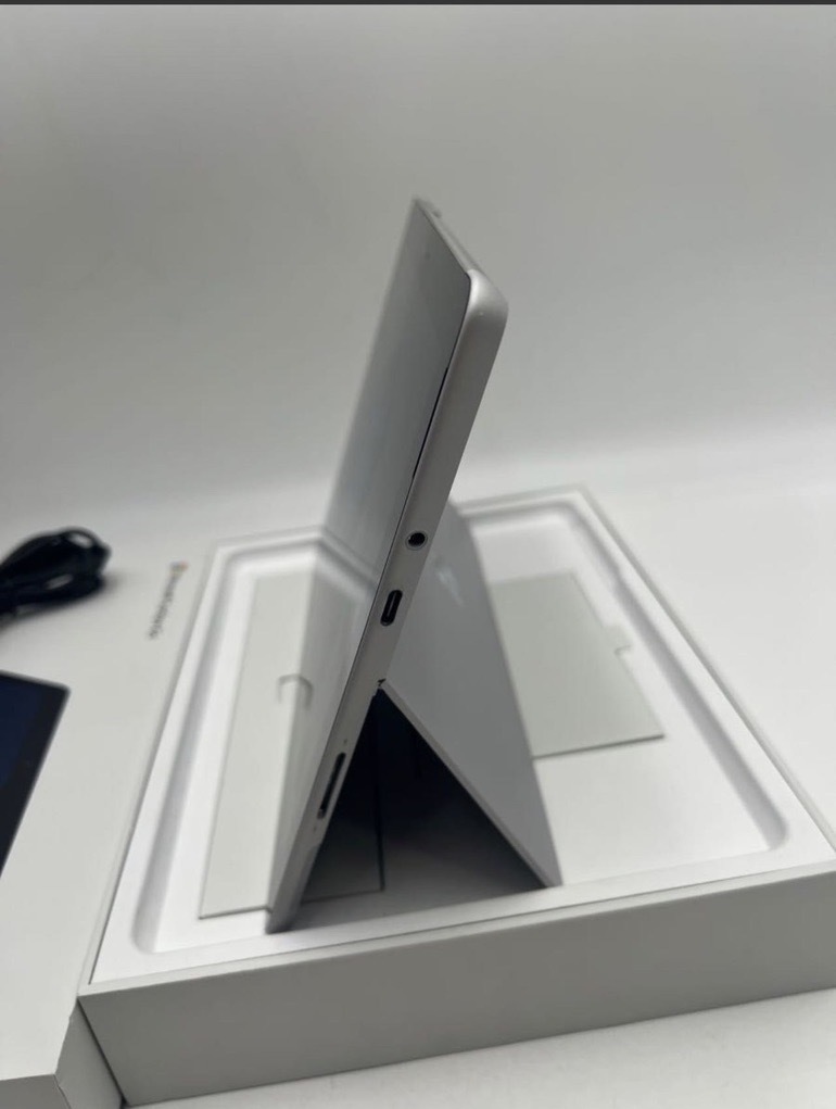 S-3　Microsoft Surface Go 1824 / Pentium Gold 4415Y / 8GB / M.2 SSD 128GB / カメラ / Windows11 / 中古 パソコン タブレット _画像4