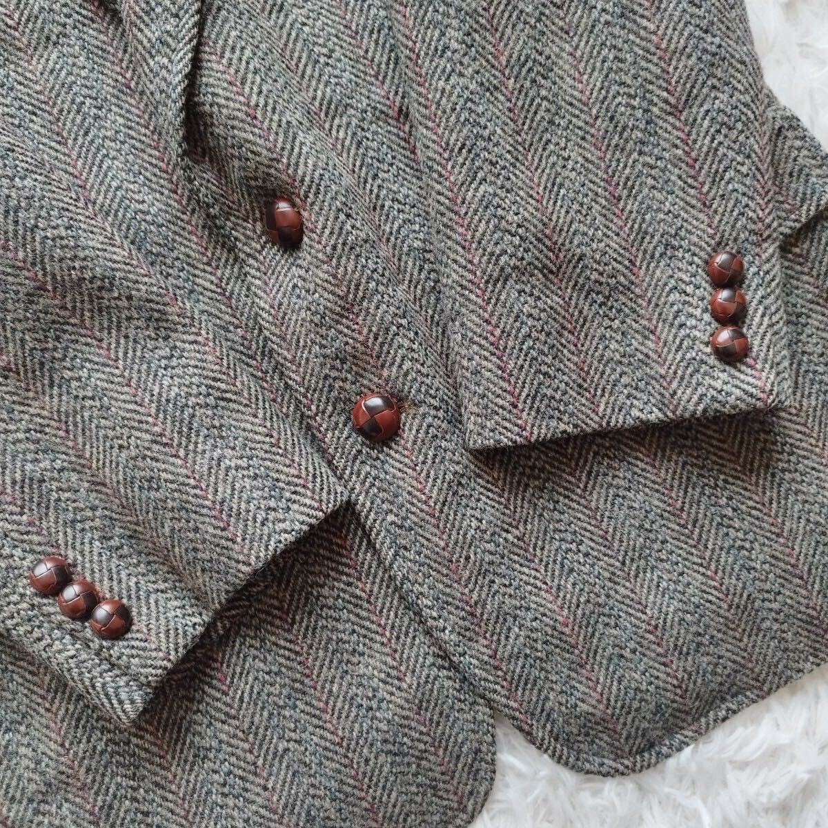 Gennine ROYAL TOKYO Harris Tweed ハリスツイード テーラードジャケット カーキ くるみボタン 2B ヘリンボーン 背抜き 裏地総柄の画像4