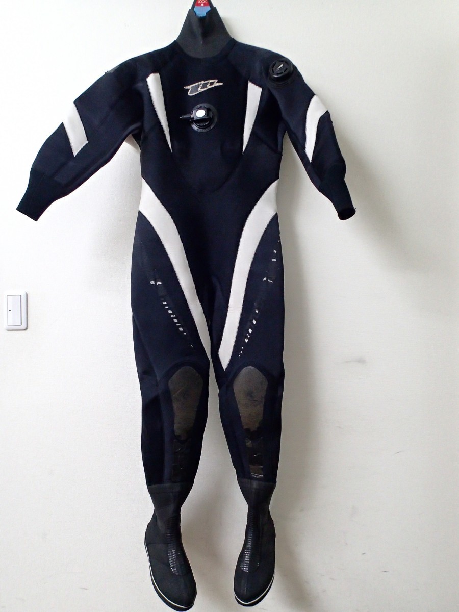 5100円 モビー・高級裏起毛・男性用ドライスーツ168cm・65 5100円 モビー・高級裏起毛・男性用ドライスーツ168cm・65