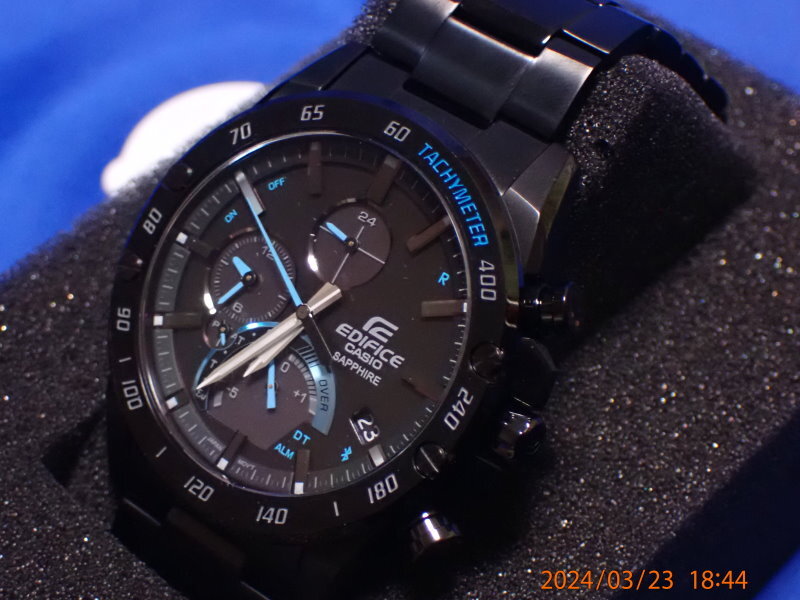 ♪♪未使用品 CASIO EDIFICE エディフィス スマートフォンリンク EQB-1000XYDC-1AJF ソーラー駆動♪♪_画像1