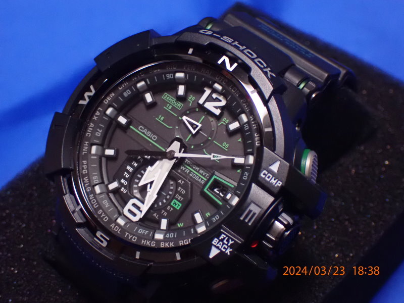 ♪♪未使用品 CASIO CASIO 電波ソーラーG-SHOCK GRAVITYMASTER 電波ソーラー GW-A1100-1A3JF ブラック♪♪_画像2