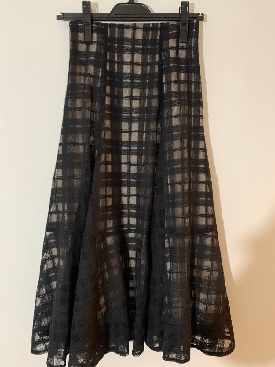 ジャスグリッティー　チェック刺繍スカート　JUSGLITTY （ジャスグリッティー ）　美品　サイズXS  サイズ0 ブラック　