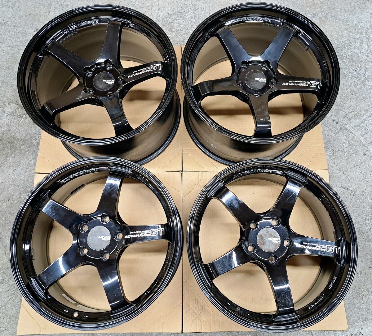 【極上品】ヨコハマ アドバンレーシングGT ホイール 4本 20インチ 8.5J 11.5J PCD130 ポルシェ 911 997 991 992 カレラ GT3 GTS 定価53万円_画像1