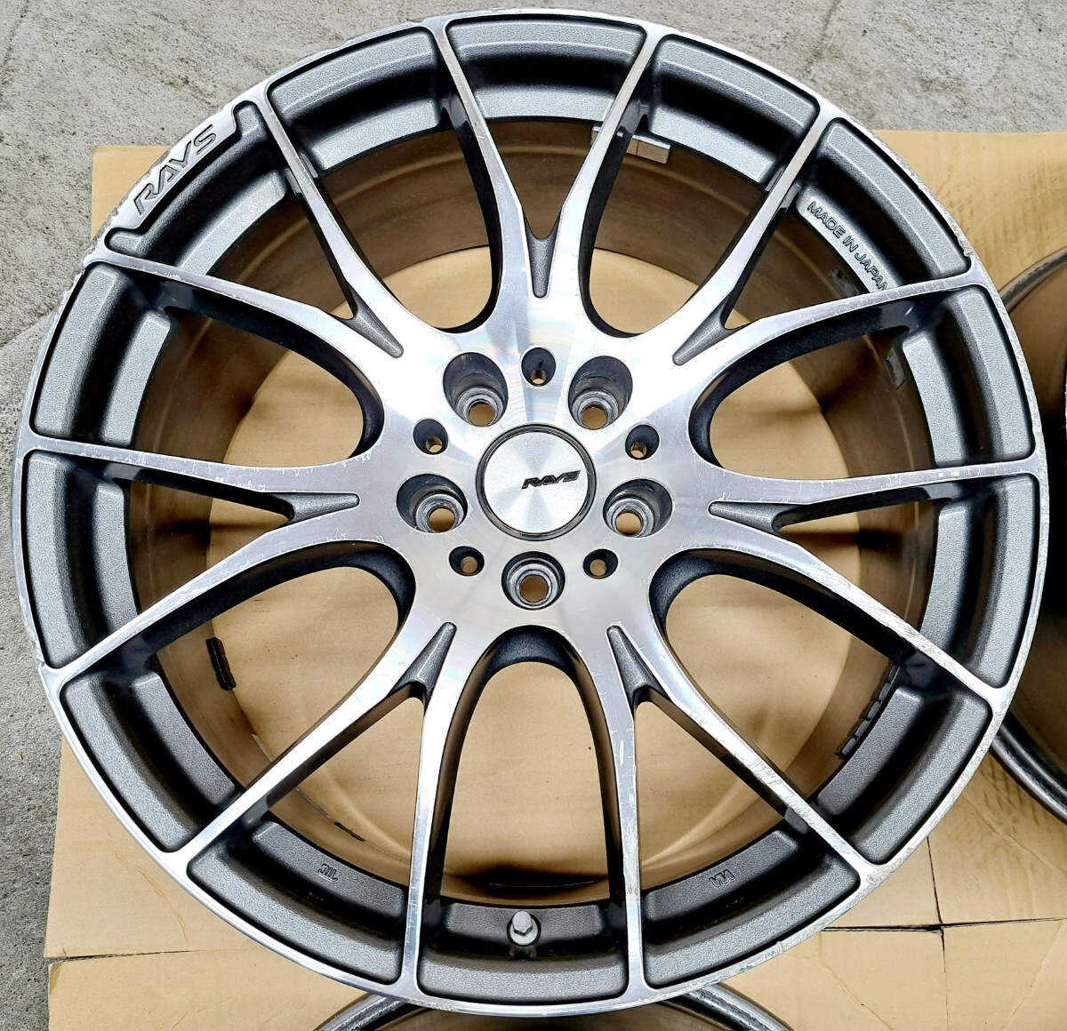 RAYS HOMURA 2×7 ホイール 4本 19インチ 8.5J 114.3 スバル WRX STI S4 レヴォーグ GRヤリス ランエボ ブレンボ レイズ ホムラ クラウン の画像4