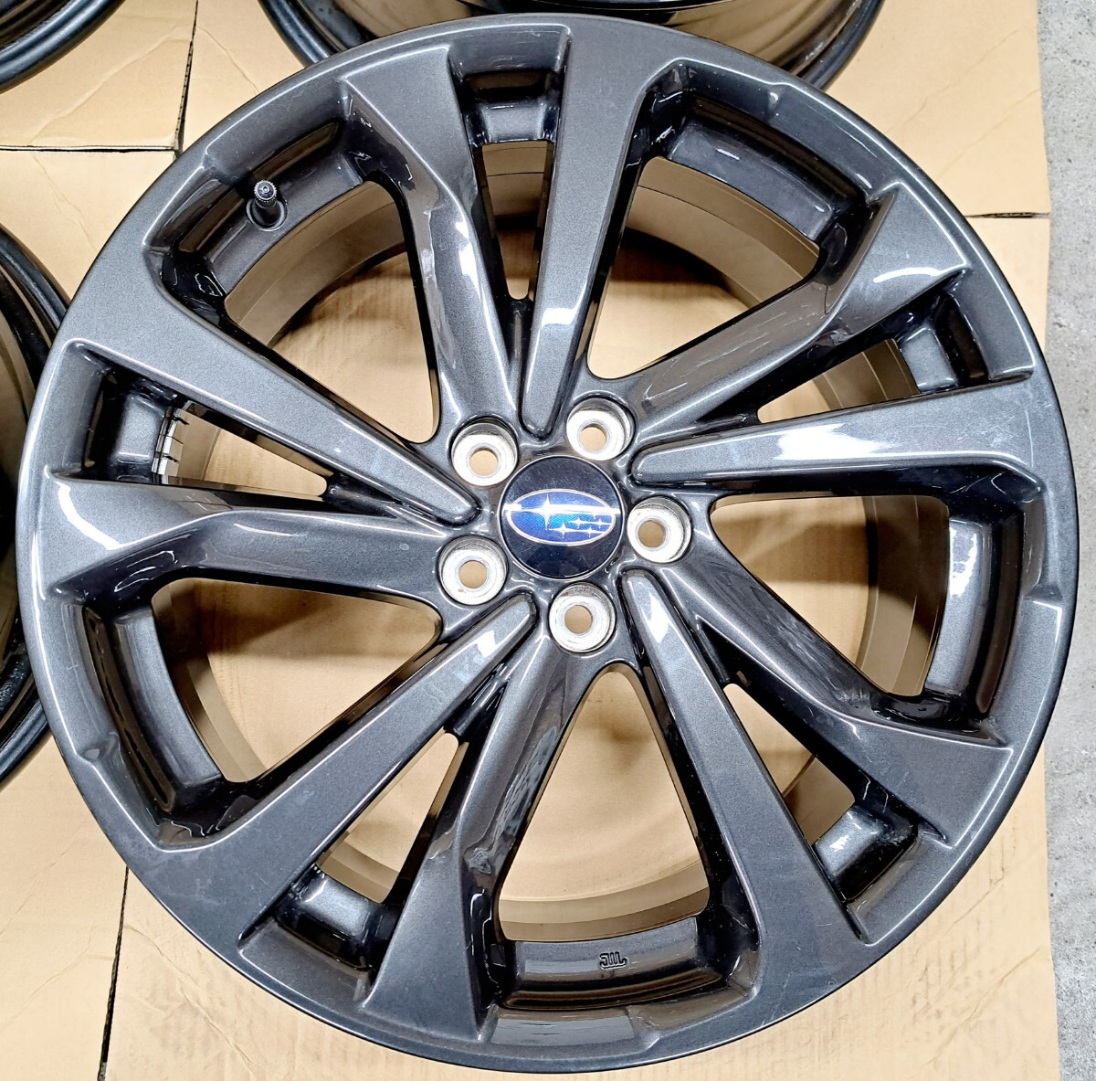 【極上品】スバル インプレッサ スポーツ STI スポーツ 純正 18インチ ホイール 4本 エクシーガ XV フォレスター レガシィ 100 7.5J_画像2